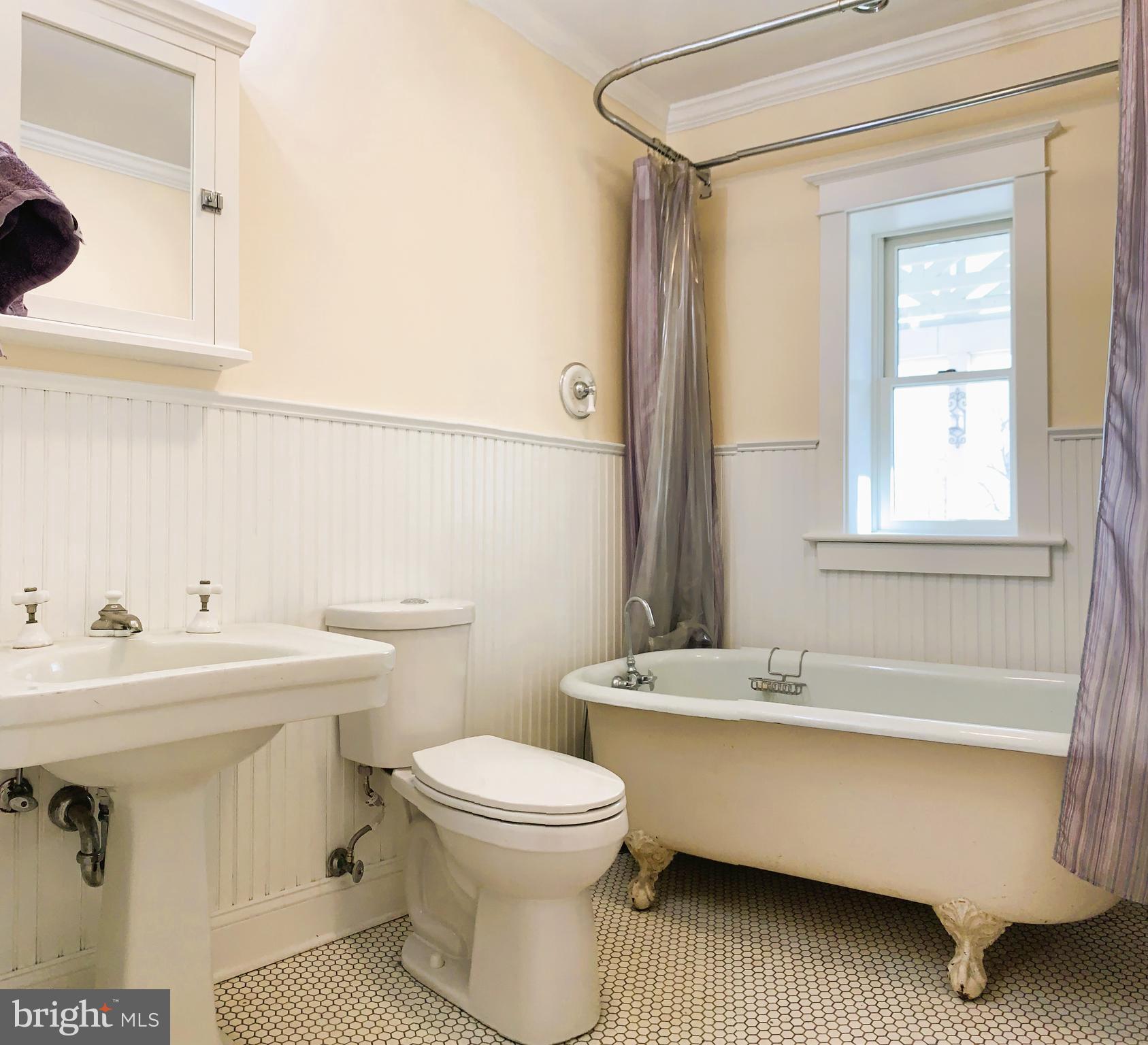7001 Edgemont Road Frederick, MD 21702 - Photo 29 of 51 Main Level Full Bath