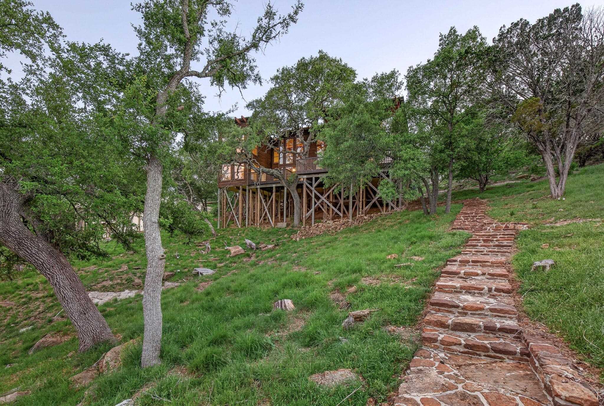 2512 Sunset Cliff Road Burnet, TX 78611 - Photo 33 of 38