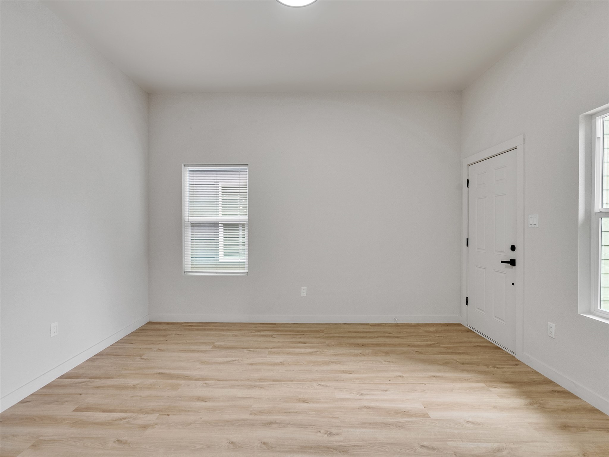 9707 Cargill Street, Unit AB Houston, TX 77029 - Photo 12 of 32 a view of an empty room