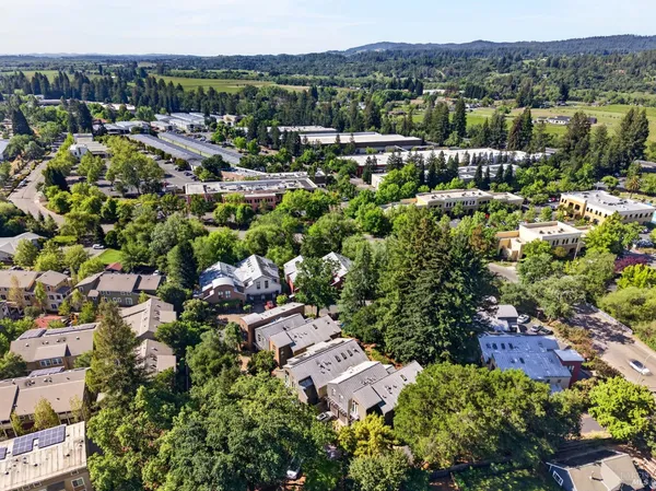 $998,000 | 544 Grove Street, Healdsburg, CA 95448