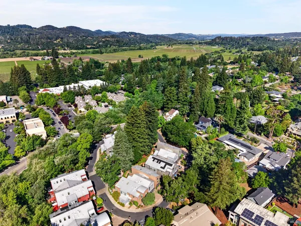 $998,000 | 544 Grove Street, Healdsburg, CA 95448
