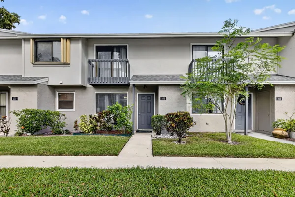 $260,000 | 104 Shoreview Drive, Unit 104, Greenacres, FL 33463