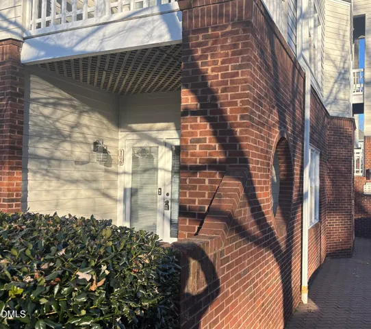 $1,895 | 1001 Brighthurst Drive, Unit 106, Raleigh, NC 27605