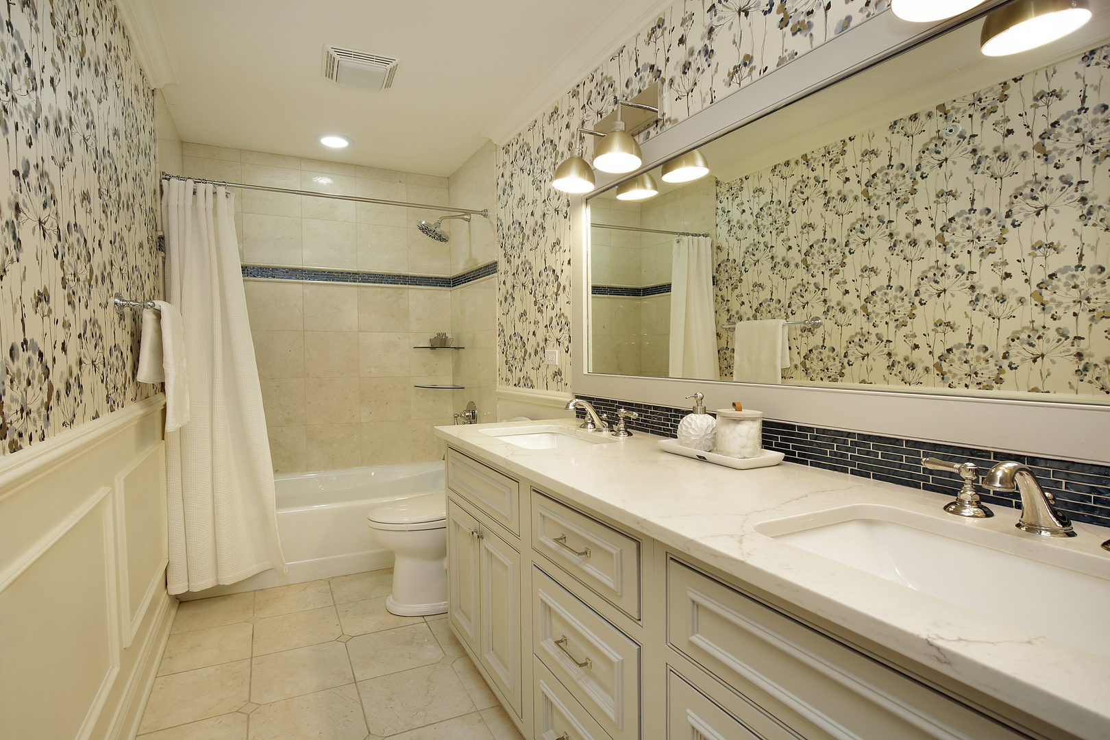 820 South Seminary Avenue Park Ridge, IL 60068 - Photo 17 of 28 a bathroom with a sink a toilet and shower