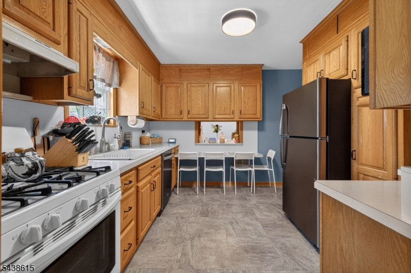 440 3rd Street Dunellen, NJ 08812 - Photo 6 of 31