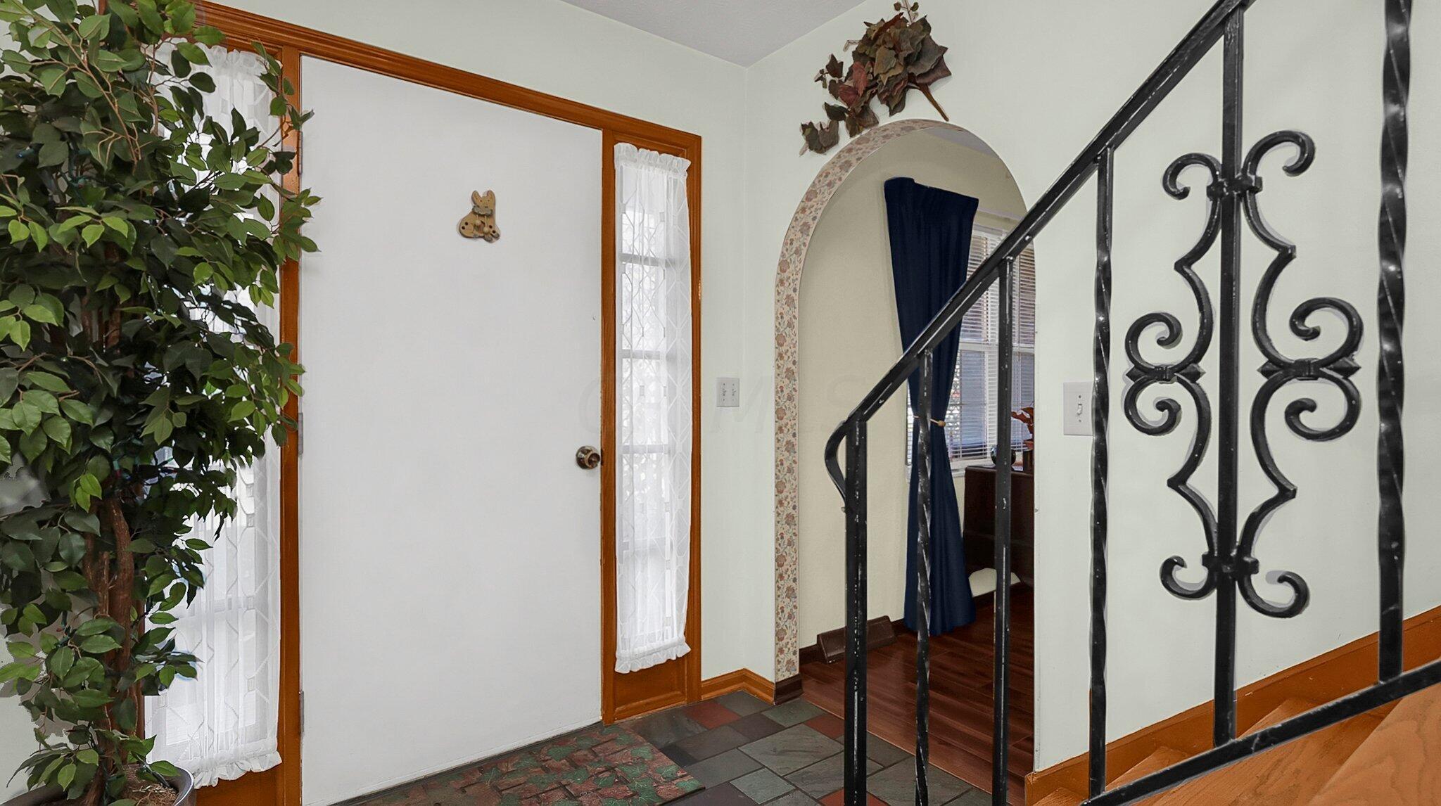 6237 Feder Road Columbus, OH 43228 - Photo 7 of 45 2-web-or-mls-6237-feder-rd