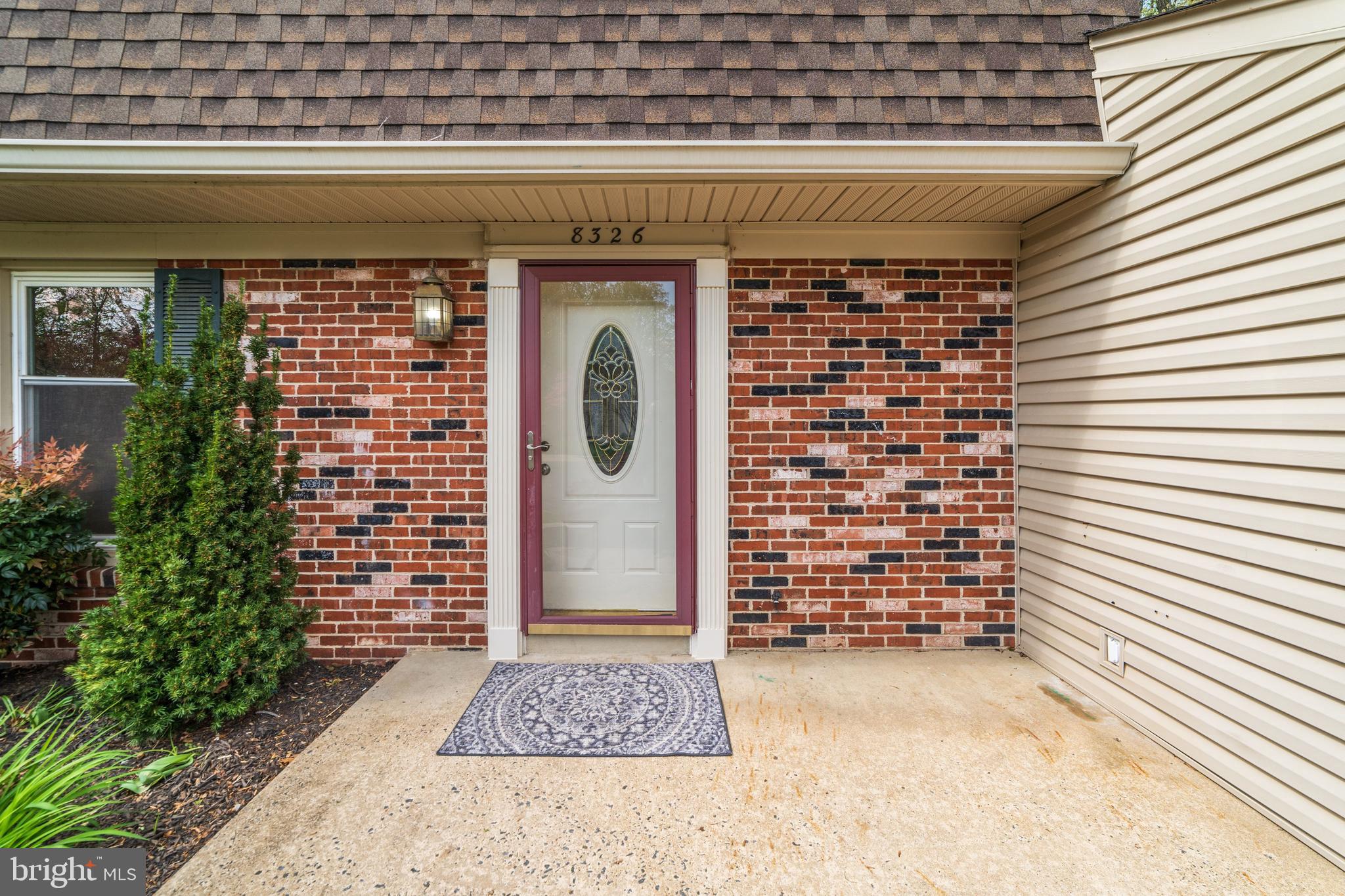 8326 Lindside Way Springfield, VA 22153 - Photo 3 of 48 Gallery Image 3