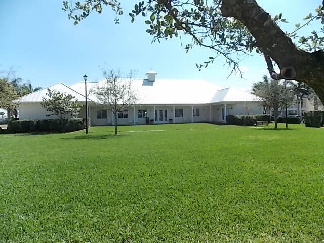 3253 Duncombe Drive Jupiter, FL 33458 - Photo 31 of 33 a view of a backyard