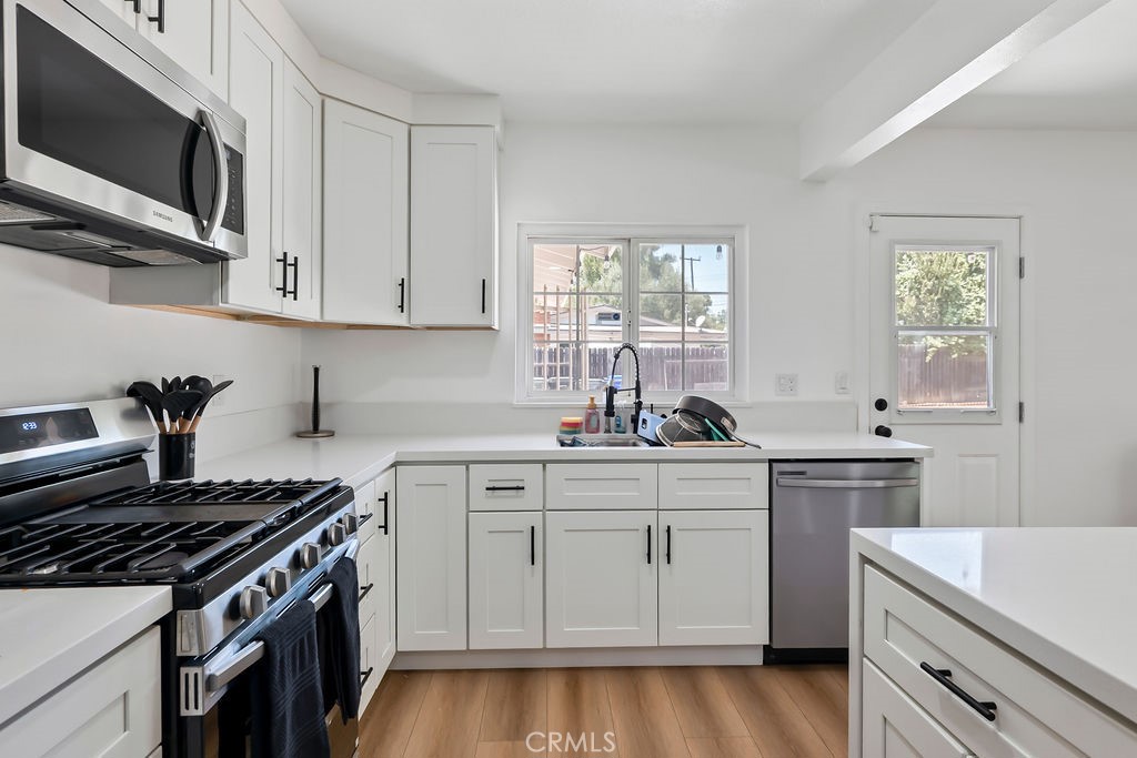 5651 Magnolia Avenue Rialto, CA 92377 - Photo 12 of 37