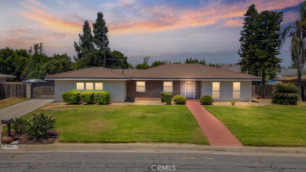 5651 Magnolia Avenue Rialto, CA 92377 - Photo 2 of 37