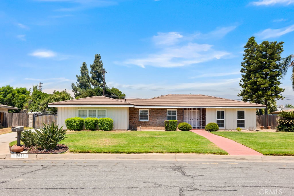 5651 Magnolia Avenue Rialto, CA 92377 - Photo 28 of 37