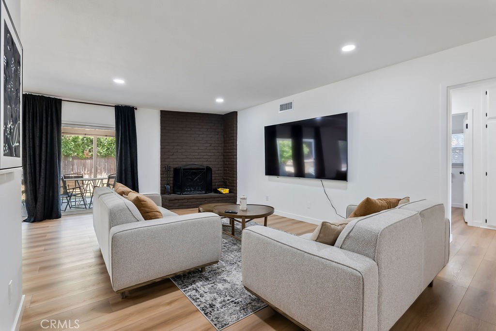 5651 Magnolia Avenue Rialto, CA 92377 - Photo 5 of 37