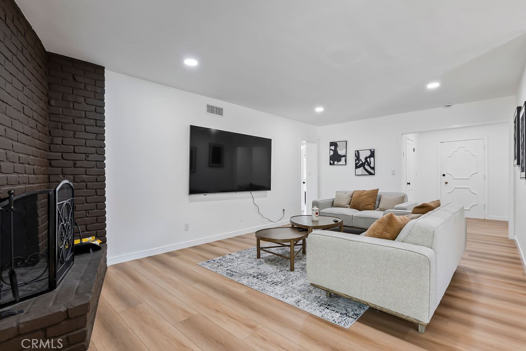 5651 Magnolia Avenue Rialto, CA 92377 - Photo 6 of 37