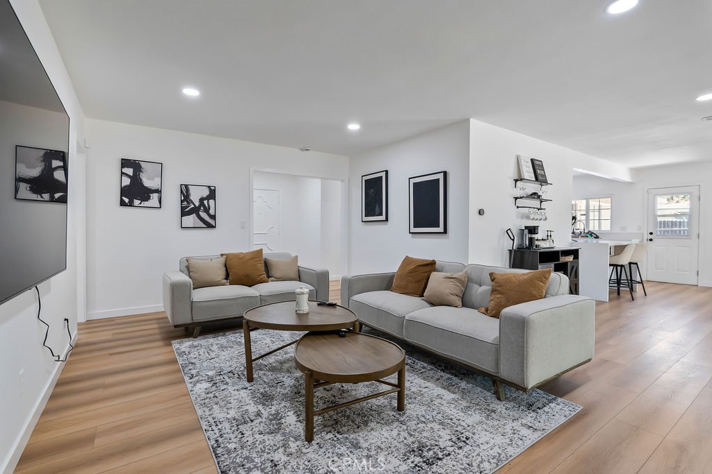 5651 Magnolia Avenue Rialto, CA 92377 - Photo 7 of 37