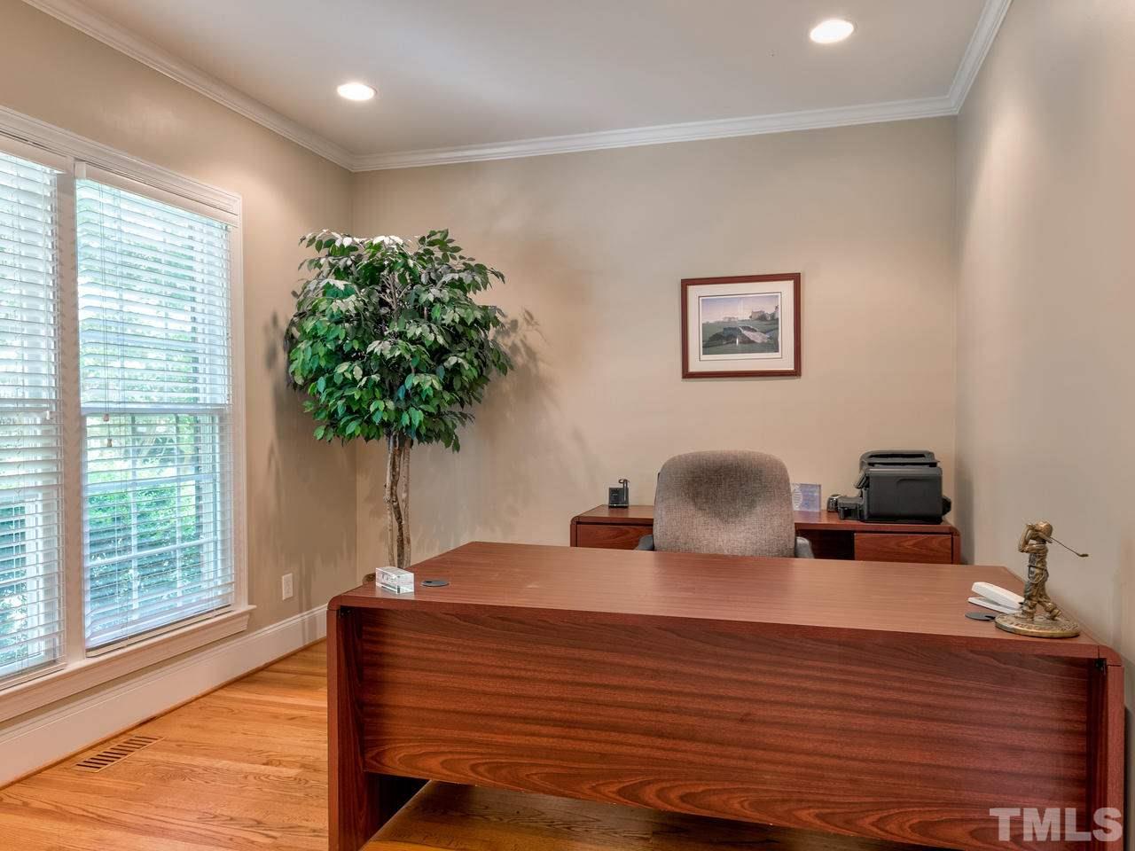 7024 Trenton Ridge Court Raleigh, NC 27613 - Photo 4 of 30