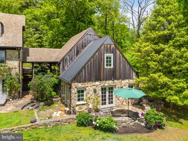 $2,925,000 | 4392 Carrington Road, Markham, VA 22643