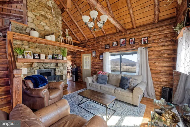 $2,925,000 | 4392 Carrington Road, Markham, VA 22643