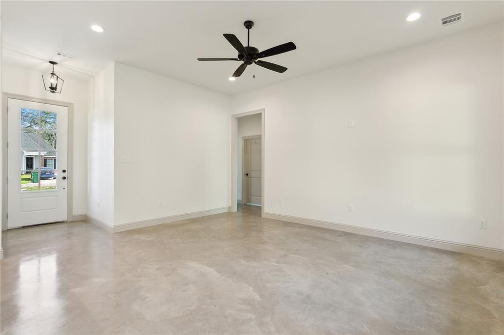 2120 Robin Street Slidell, LA 70460 - Photo 9 of 21