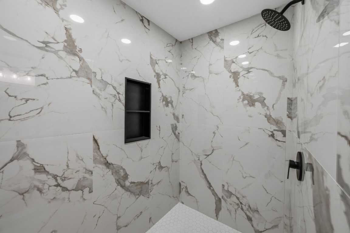 1313 Cos Street Liberty, TX 77575 - Photo 17 of 24 Primary Bath Shower