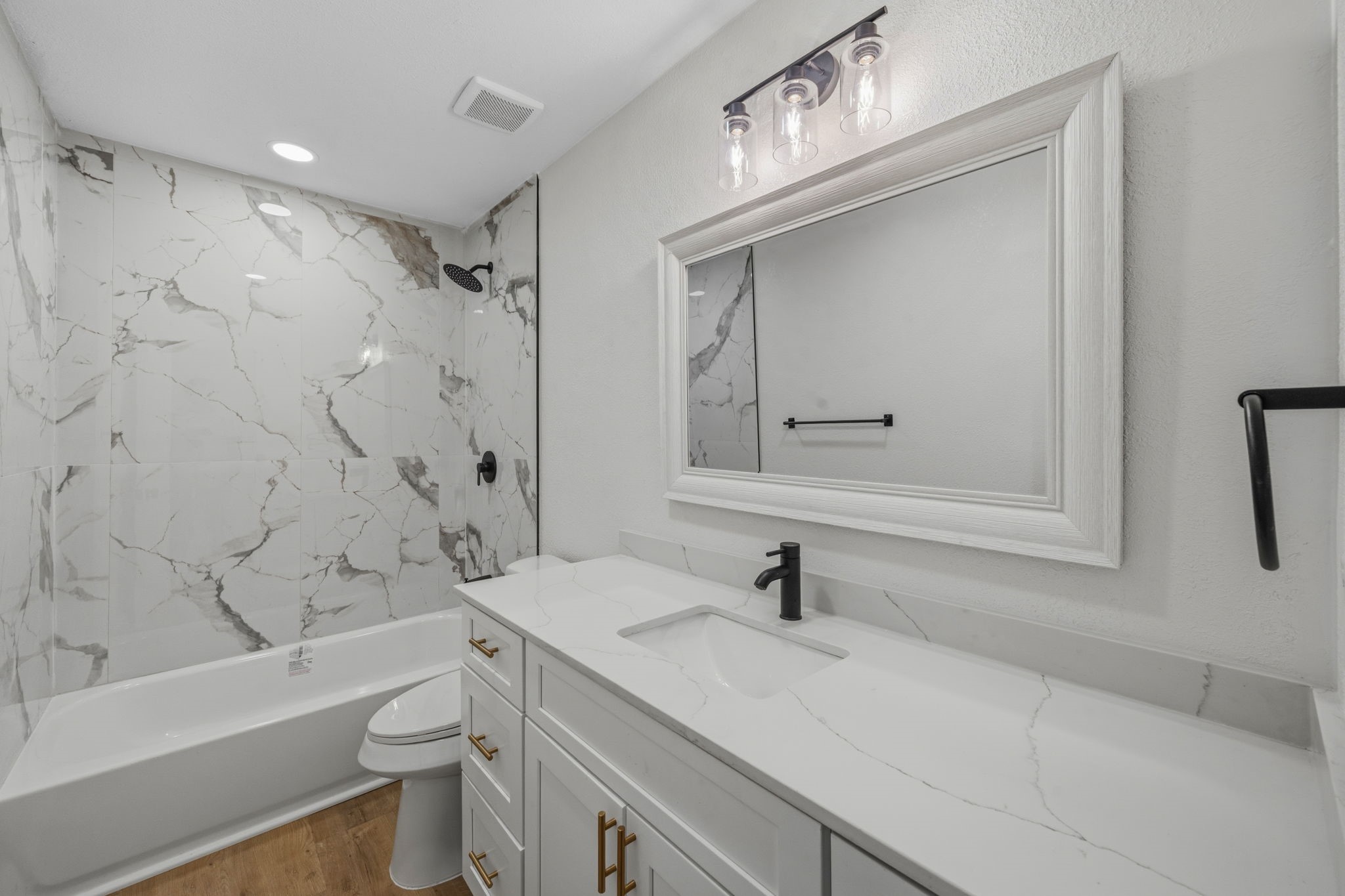 1313 Cos Street Liberty, TX 77575 - Photo 21 of 24 Guest Bathroom