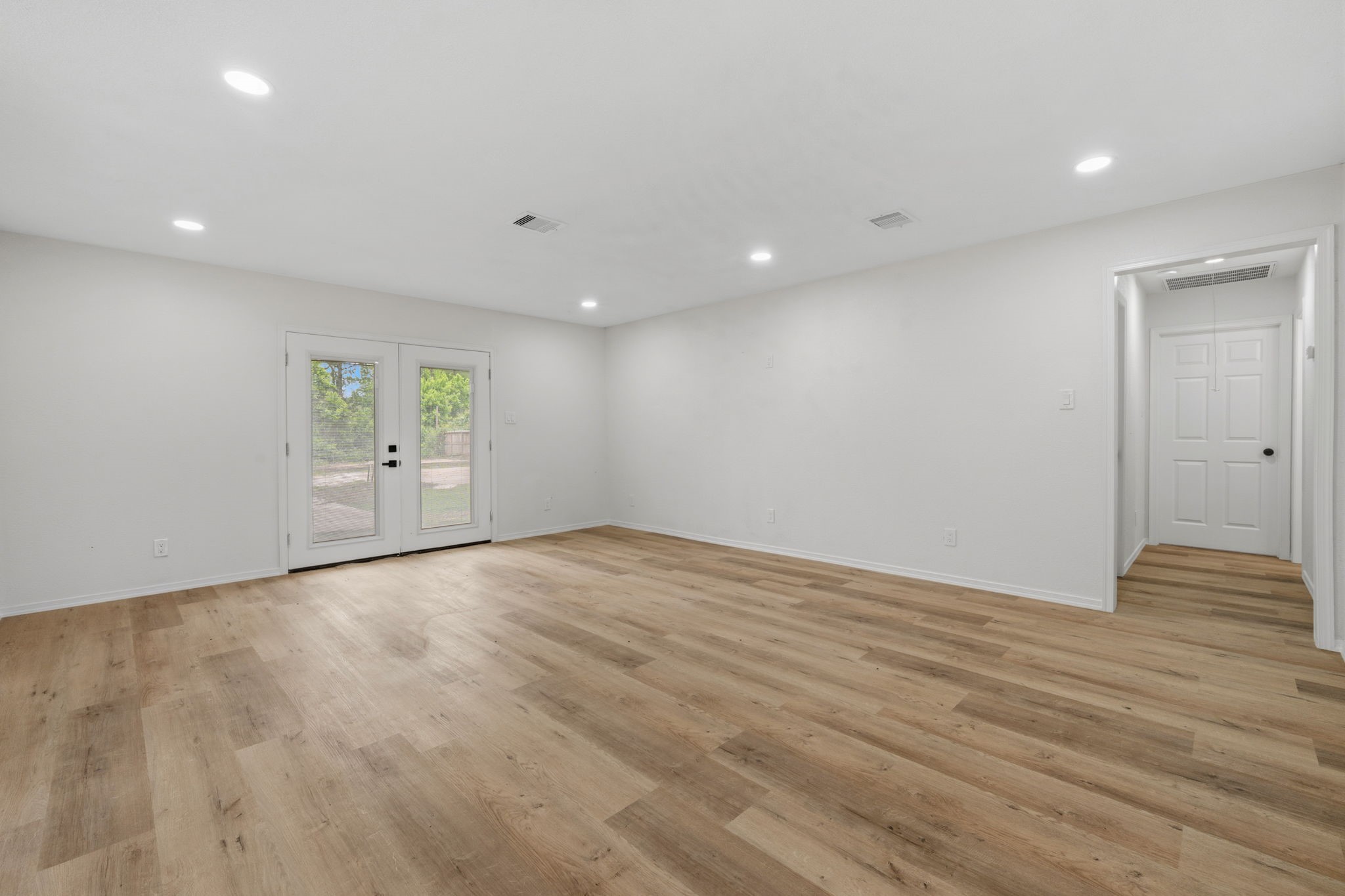 1313 Cos Street Liberty, TX 77575 - Photo 3 of 24 Living Room