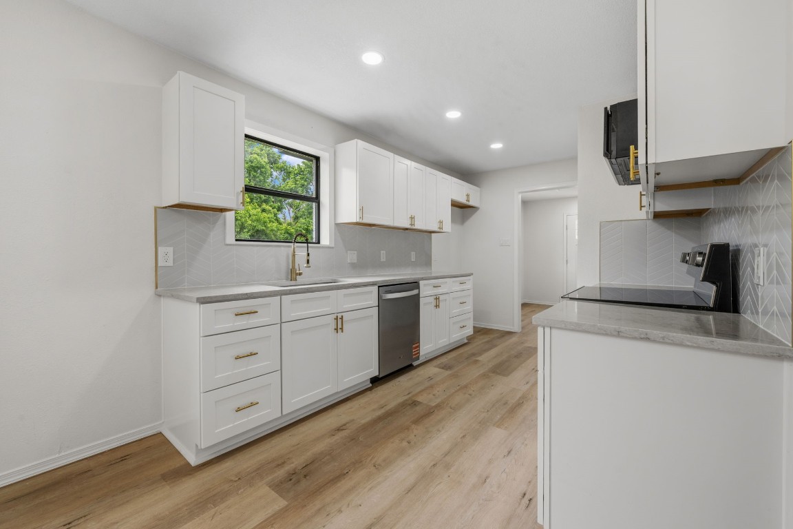 1313 Cos Street Liberty, TX 77575 - Photo 9 of 24