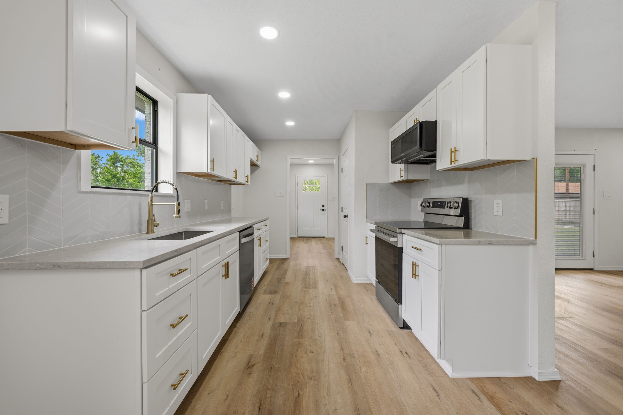 1313 Cos Street Liberty, TX 77575 - Photo 10 of 24