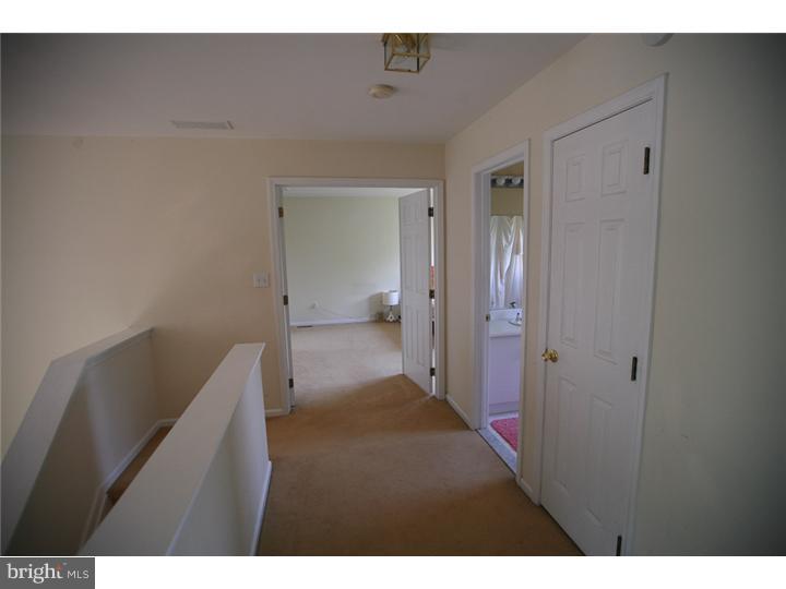 29 Manley Road Pennington, NJ 08534 - Photo 5 of 12