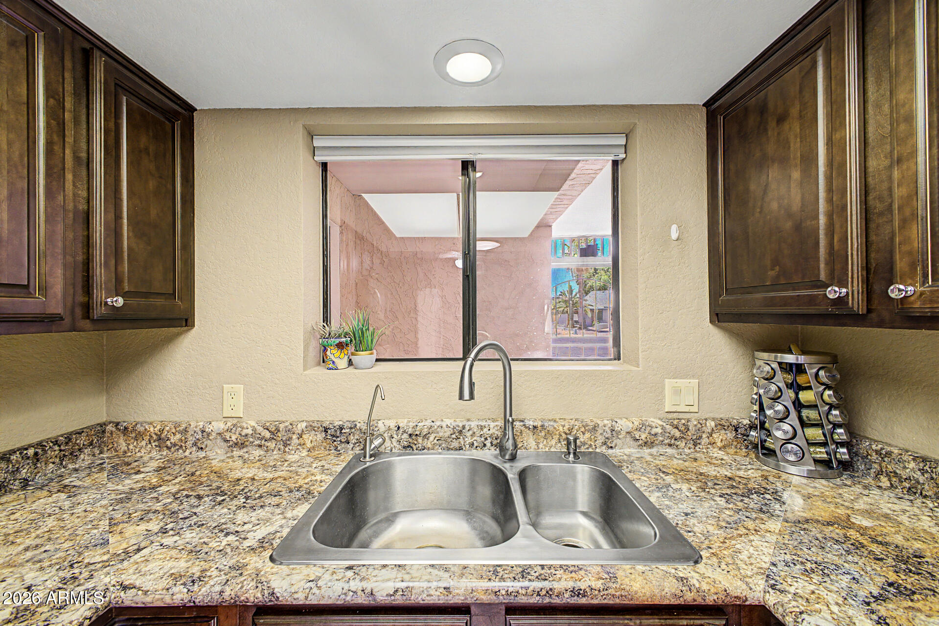 463 South Olmo Circle Apache Junction, AZ 85120 - Photo 4 of 22