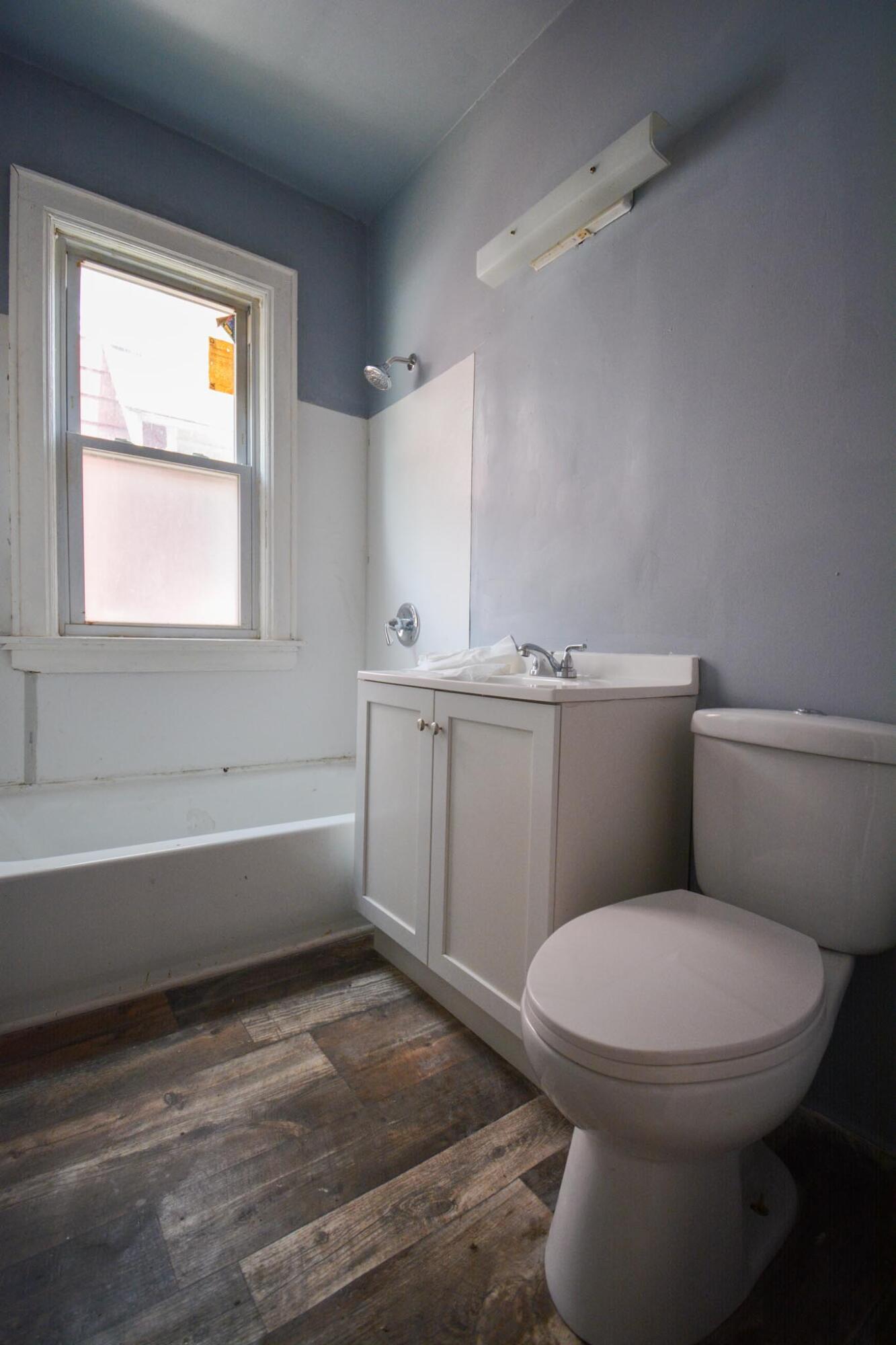 3221 North 29th Street Milwaukee, WI 53216 - Photo 8 of 23 Lower Bathroom