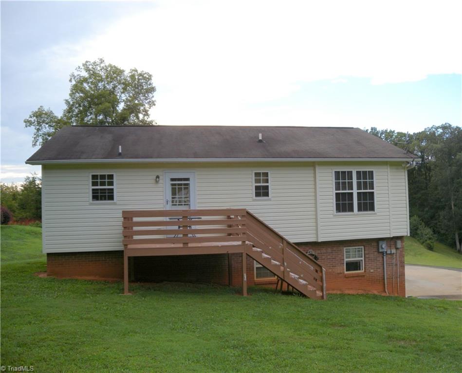 635 Stephany Circle Rural Hall, NC 27045 - Photo 3 of 16 Gallery Image 3