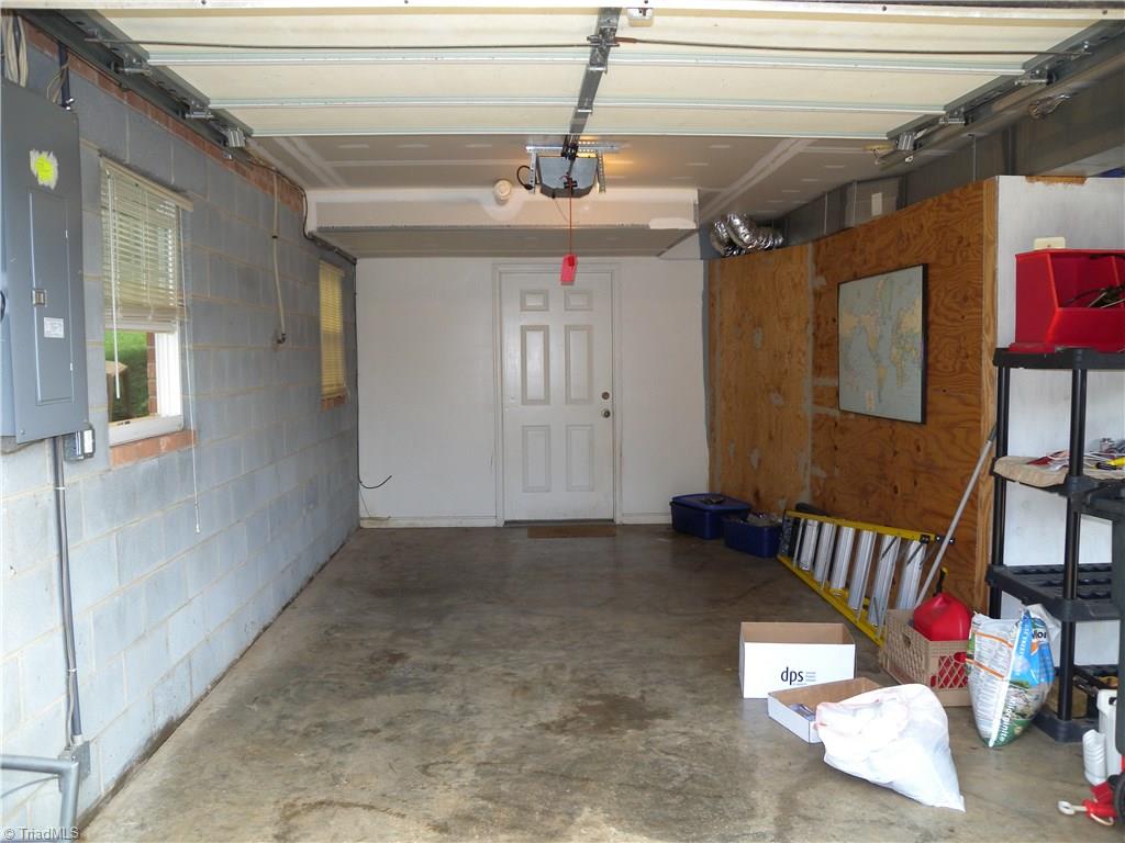 635 Stephany Circle Rural Hall, NC 27045 - Photo 5 of 16 Gallery Image 5