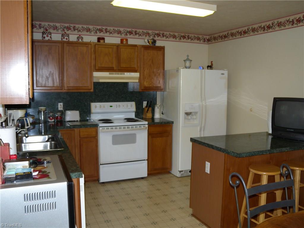 635 Stephany Circle Rural Hall, NC 27045 - Photo 8 of 16 Gallery Image 8
