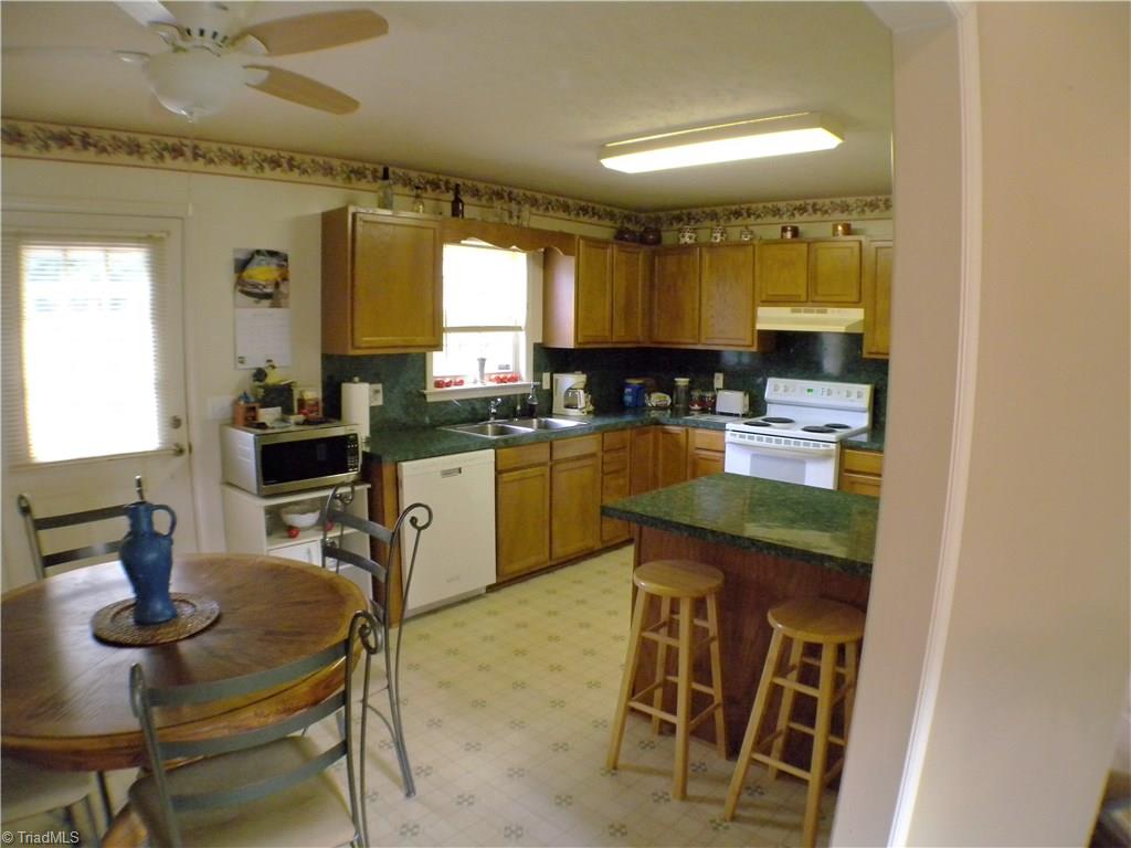 635 Stephany Circle Rural Hall, NC 27045 - Photo 10 of 16 Gallery Image 10