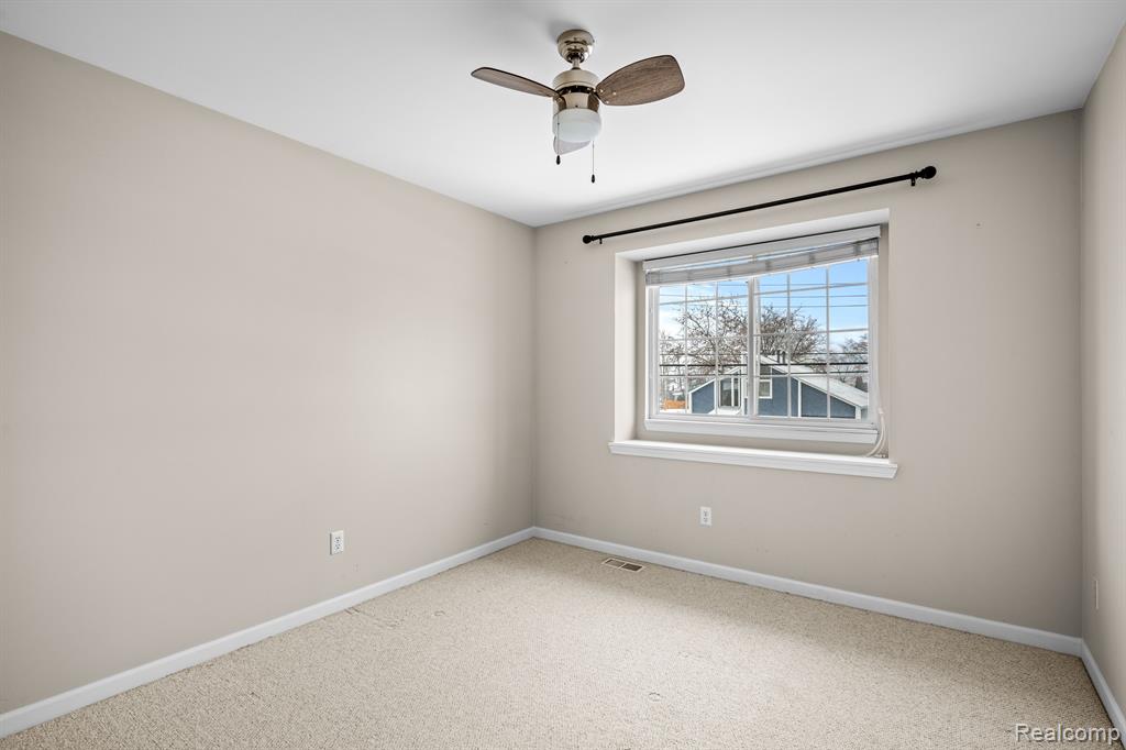 1307 South Cass Lake Road Waterford, MI 48328 - Photo 39 of 43