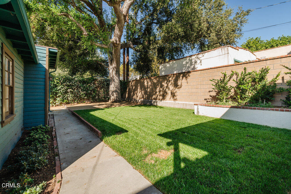 2089 Mar Vista Avenue Altadena, CA 91001 - Photo 28 of 32 a view of yard with green space