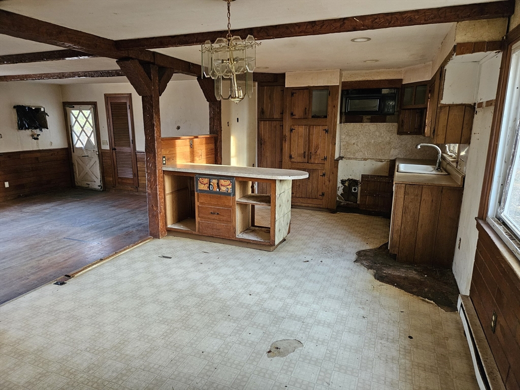 8 Curtis Road Southwick, MA 01077 - Photo 4 of 15 Gallery Image 4