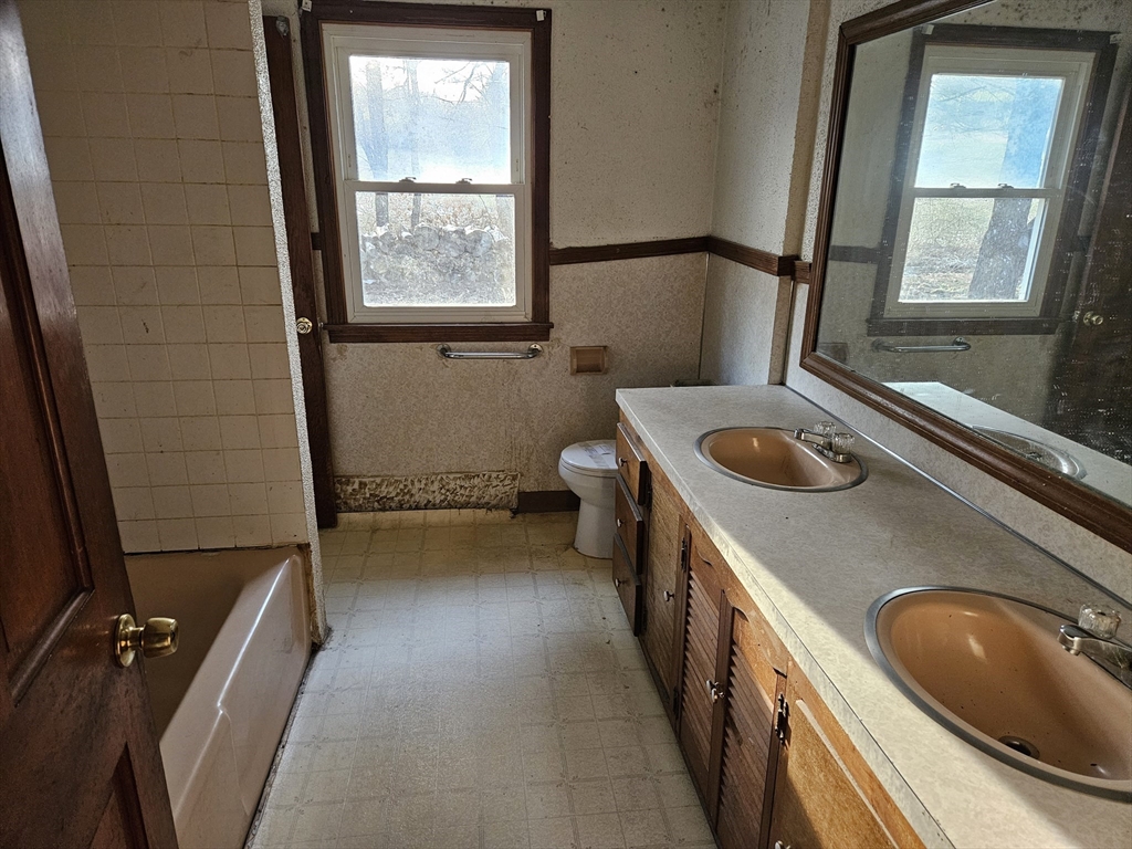 8 Curtis Road Southwick, MA 01077 - Photo 10 of 15 Gallery Image 10