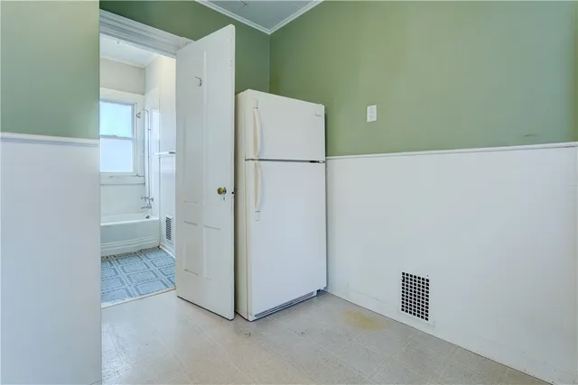 $1,350 | 745 University Avenue, Unit DOWN, Rochester, NY 14607