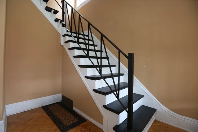 $1,350 | 745 University Avenue, Unit DOWN, Rochester, NY 14607