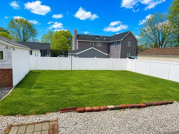 $3,900 | 49 Garden Boulevard, Hicksville, NY 11801