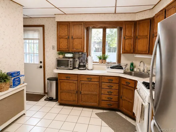 $3,900 | 49 Garden Boulevard, Hicksville, NY 11801