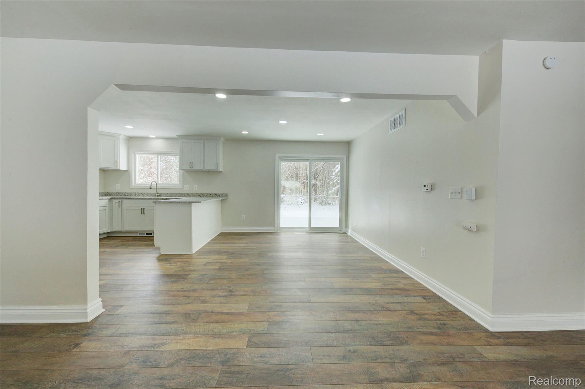 40054 Willis Road Belleville, MI 48111 - Photo 11 of 47 930A2895_6_7.jpg
