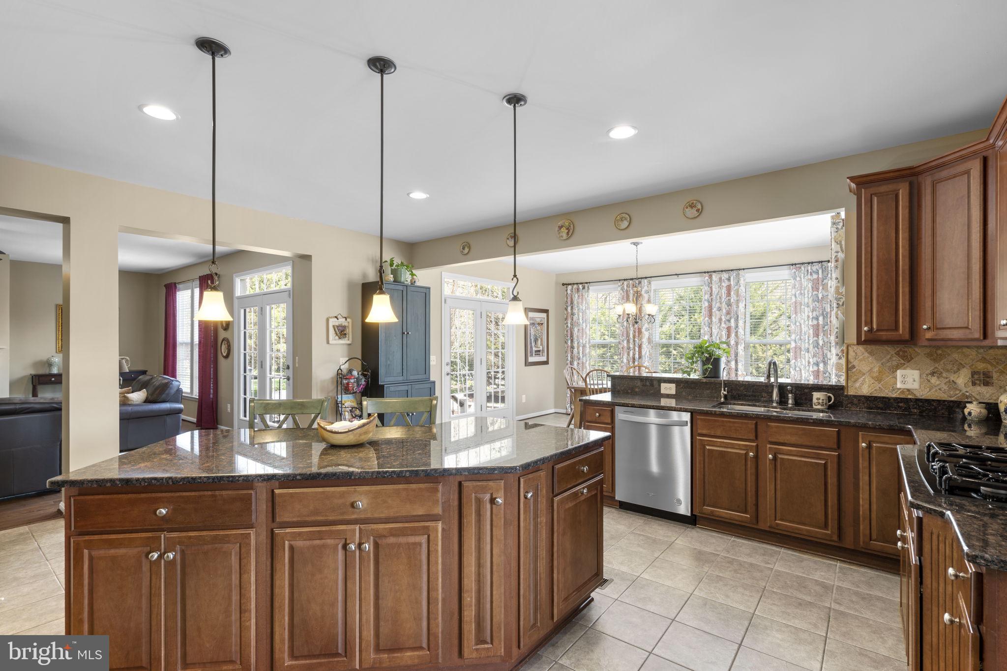 9323 Castle Hill Road Springfield, VA 22153 - Photo 16 of 95