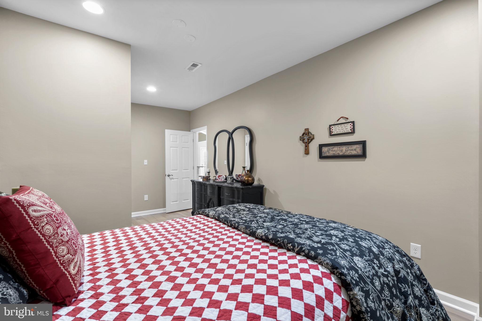 9323 Castle Hill Road Springfield, VA 22153 - Photo 62 of 95