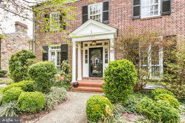 109 Tunbridge Road Baltimore, MD 21212 - Photo 3 of 39