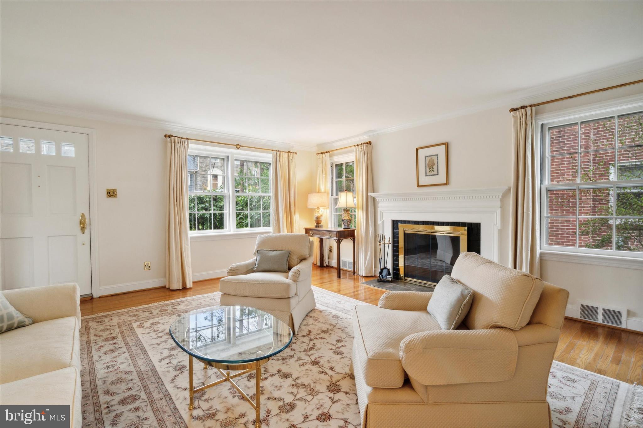 808 Dover Road Wynnewood, PA 19096 - Photo 4 of 25 Living Room