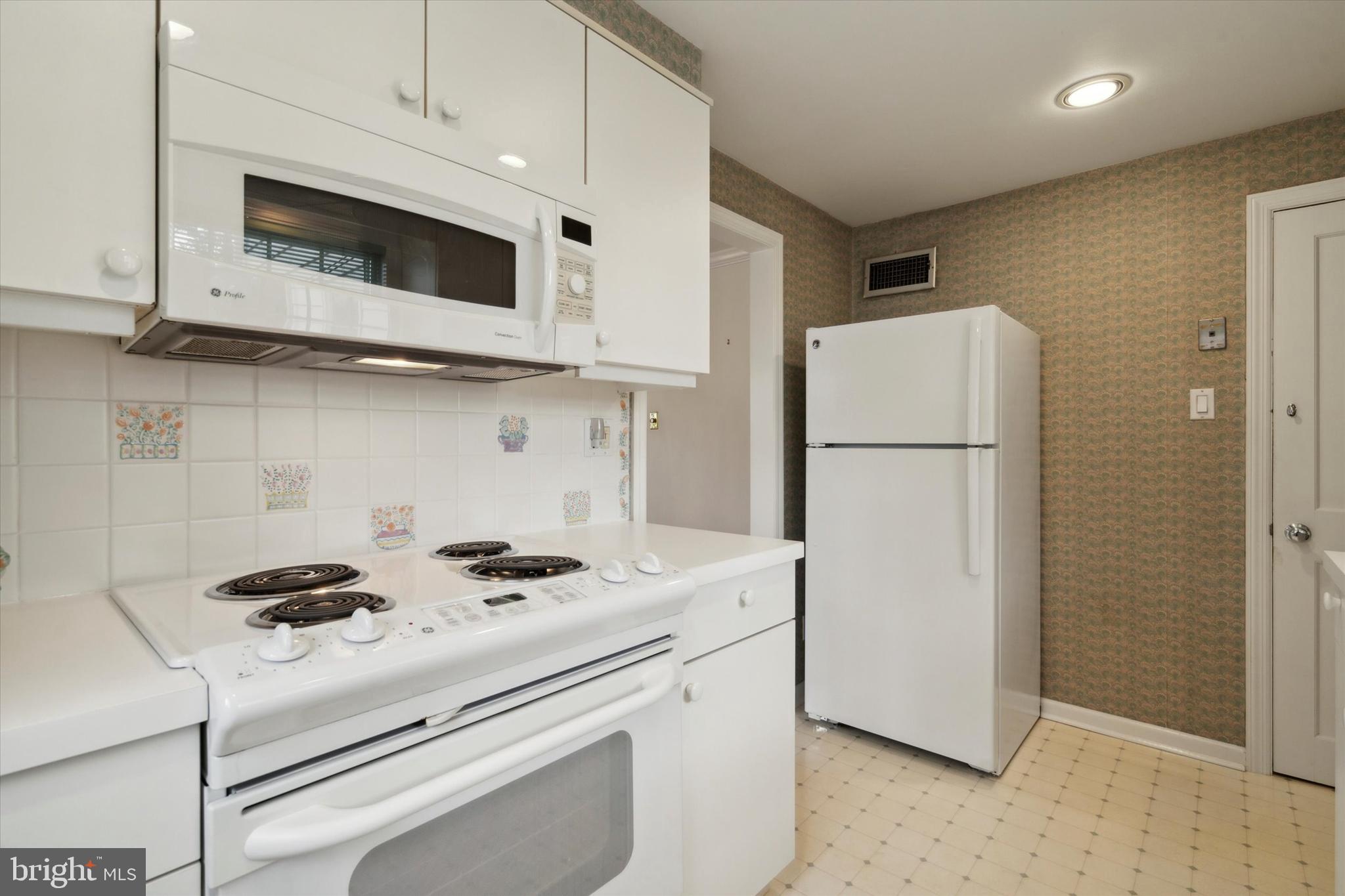 808 Dover Road Wynnewood, PA 19096 - Photo 10 of 25 Kitchen