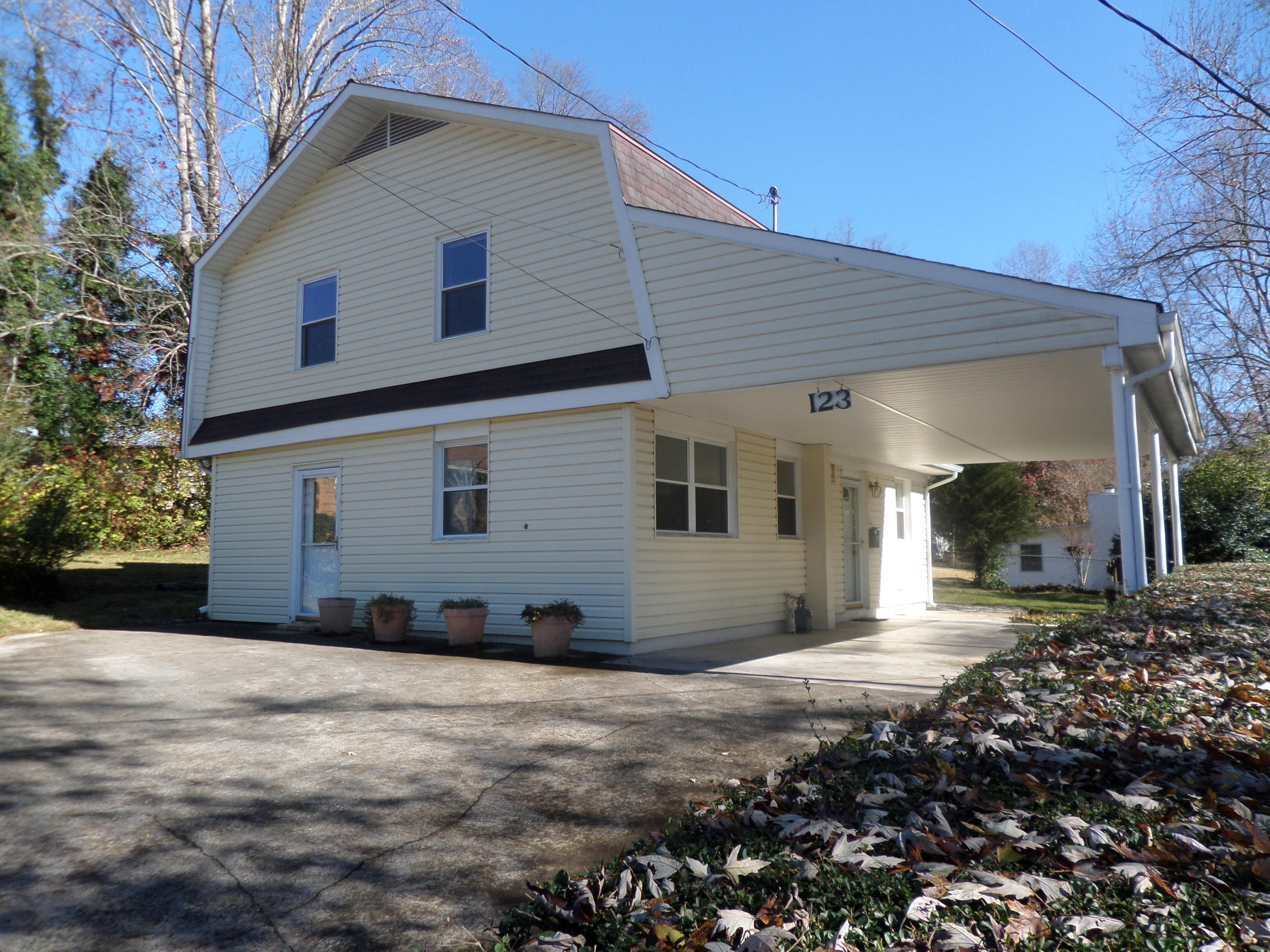 123 Parsons Road Oak Ridge, TN 37830 - Photo 1 of 23 123 Parsons Road