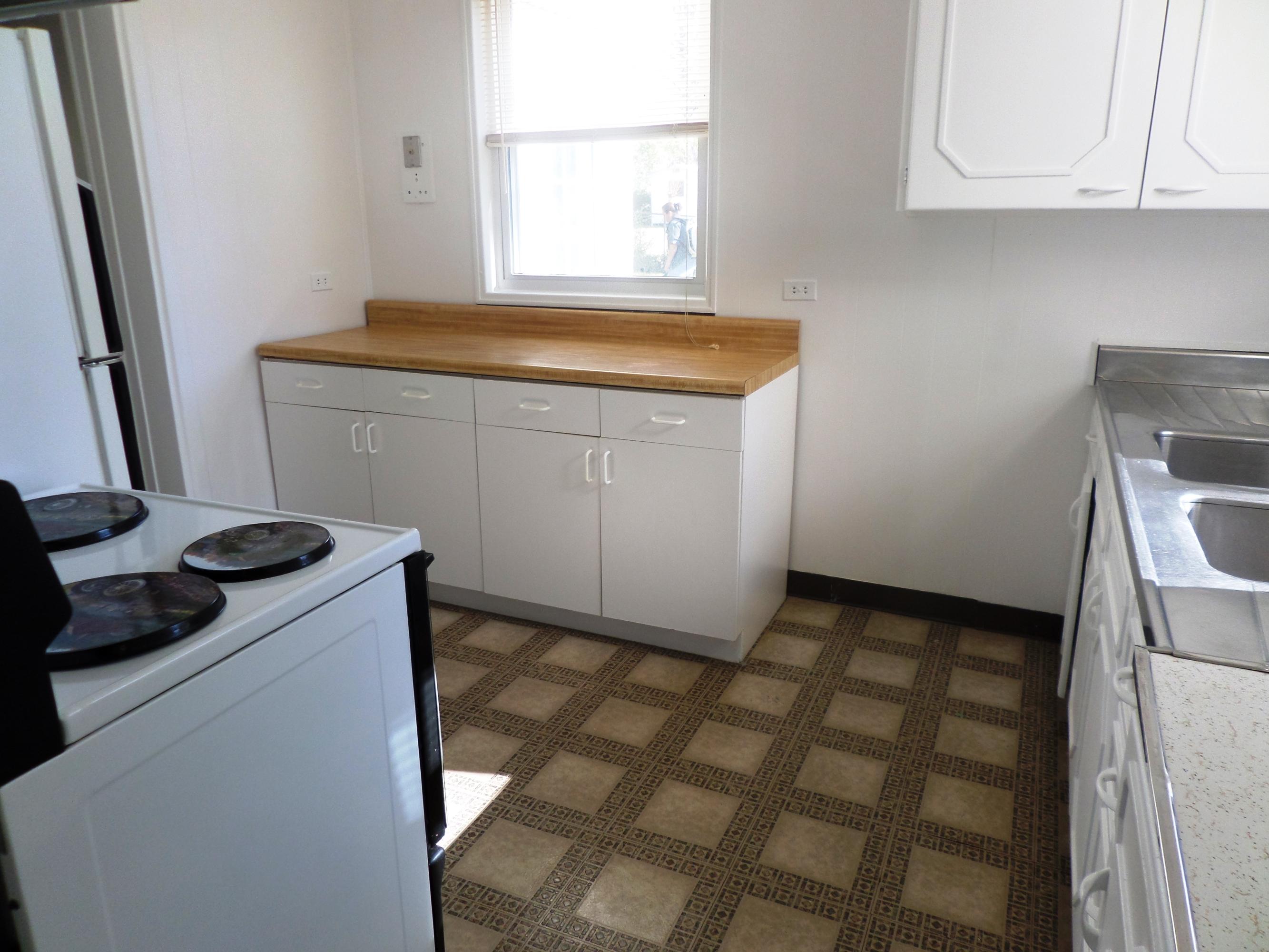 123 Parsons Road Oak Ridge, TN 37830 - Photo 3 of 23 kitchen2